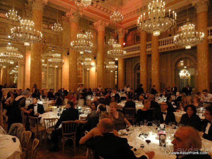 Новогодний бал во дворце Hoffburg