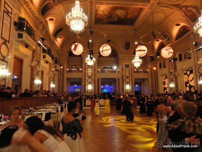 Новогодний бал во дворце Hoffburg