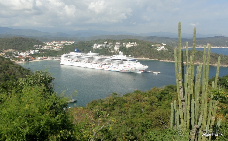 Мексика, на пляже в Huatulco