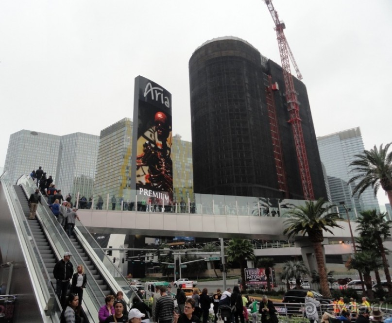 Отель Venetian, Лас Вегас. В гондоле по второму этажу.