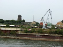 Огромный речной порт-терминал Am Godorfer Hafen