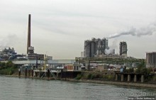 Огромный речной порт-терминал Am Godorfer Hafen