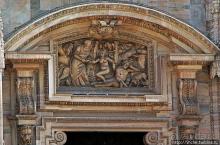 Скульптуры и барельефы реального Миланского собора