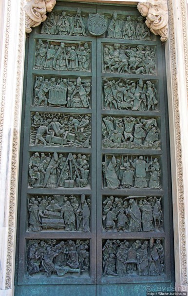 Скульптуры и барельефы реального Миланского собора