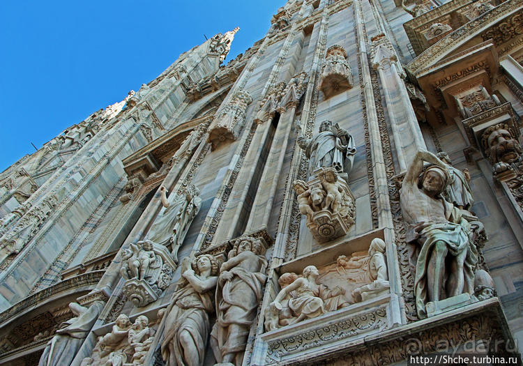 Скульптуры и барельефы реального Миланского собора