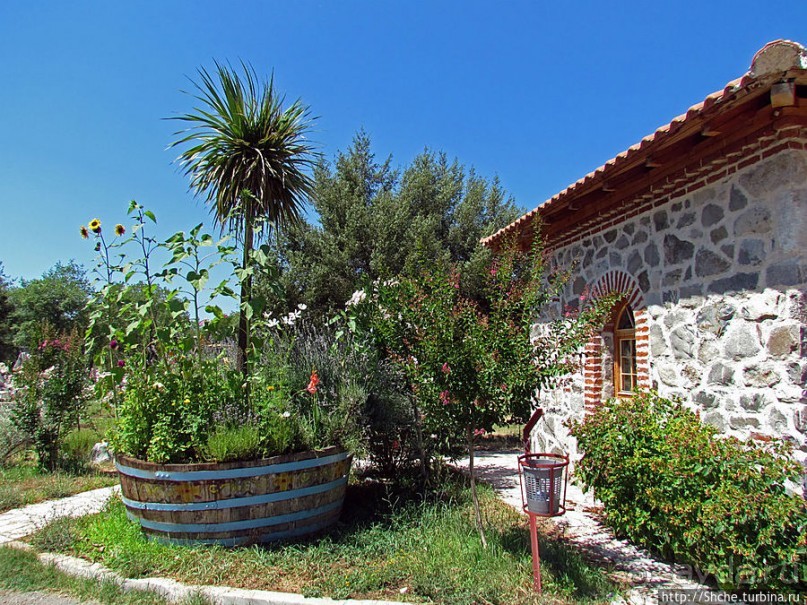 Тврдош — старый православный монастырь на реке Требишница