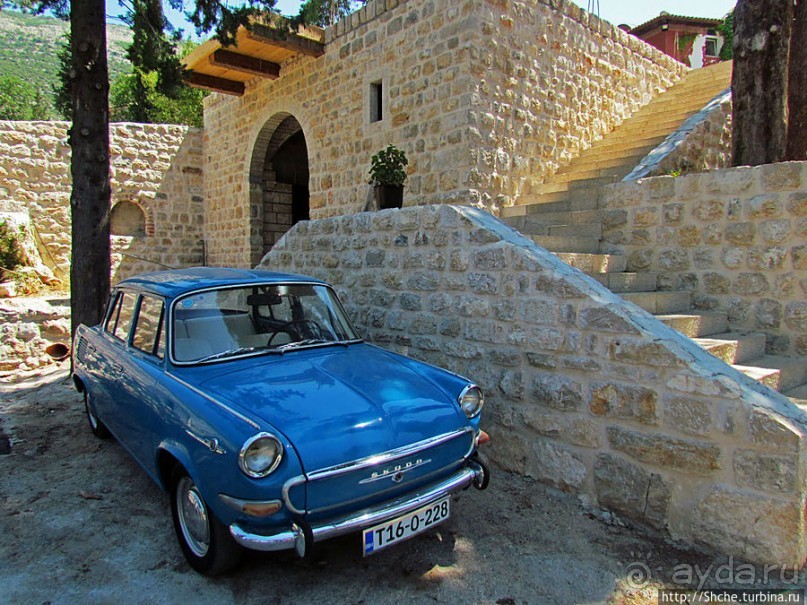 Тврдош — старый православный монастырь на реке Требишница