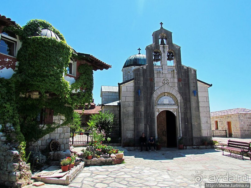 Тврдош — старый православный монастырь на реке Требишница
