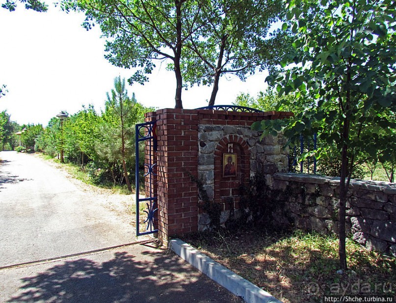 Тврдош — старый православный монастырь на реке Требишница