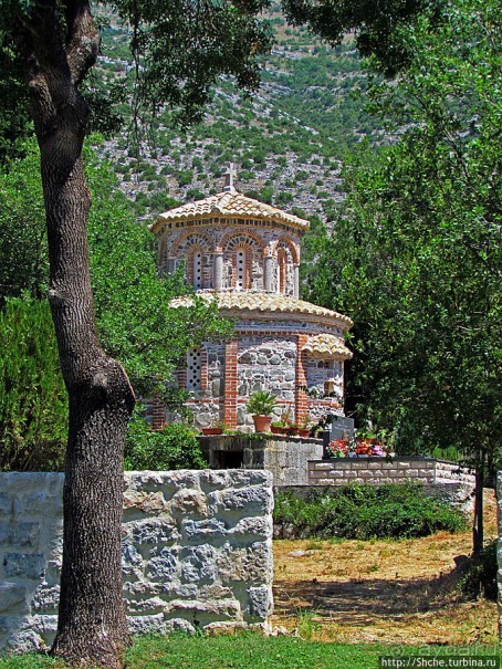 Тврдош — старый православный монастырь на реке Требишница