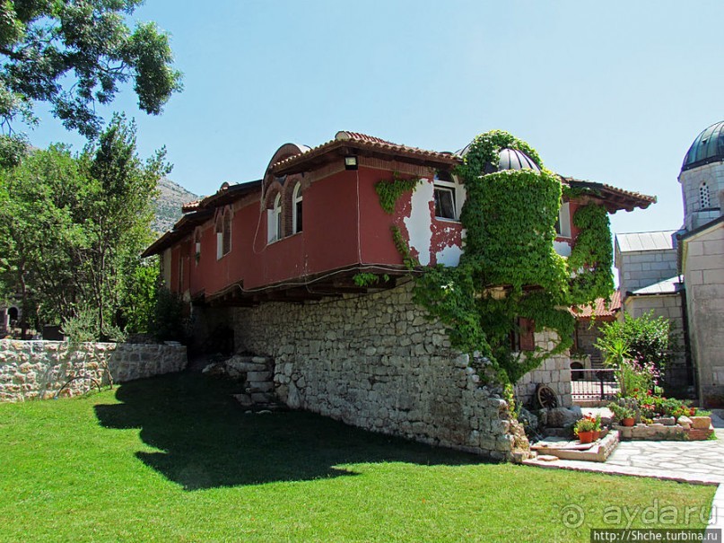 Тврдош — старый православный монастырь на реке Требишница