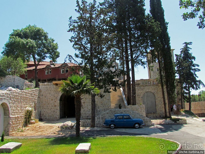 Тврдош — старый православный монастырь на реке Требишница