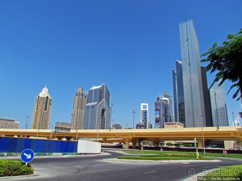 По Дубаю пешком — не вариант. Мои пешеходные потуги