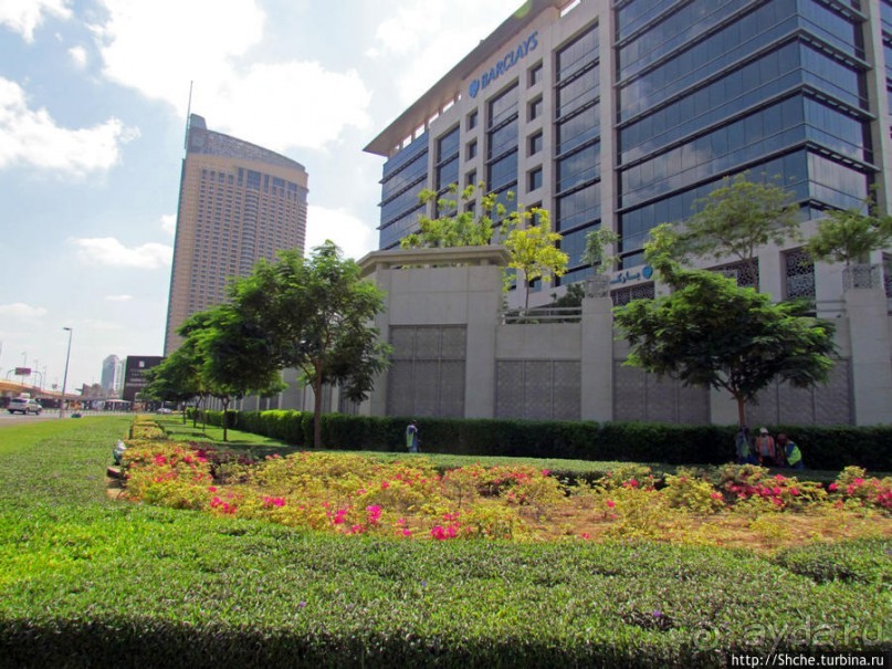 По Дубаю пешком — не вариант. Мои пешеходные потуги