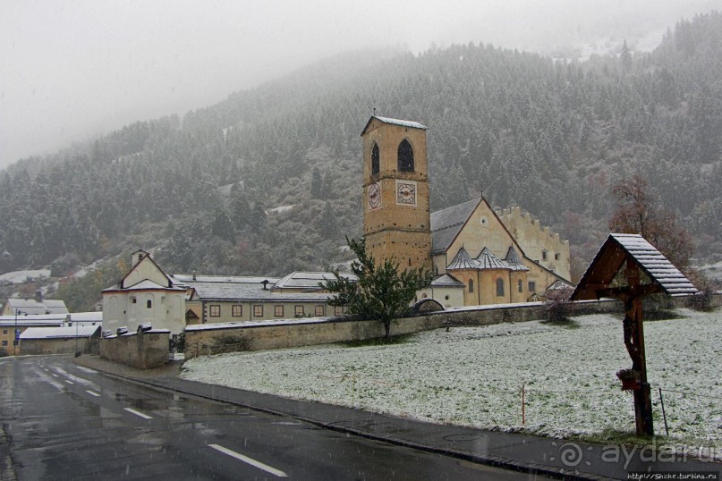 Бенедиктинский монастырь эпохи Каролингов (ЮНЕСКО № 269)