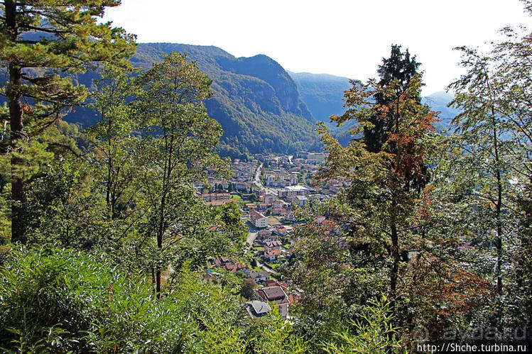 Мне с верху видно все... Альпы, панорама городка Варалло