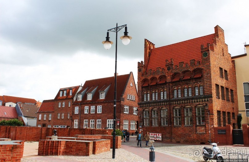 Неуцелевшая. Башня бывшей крупнейшей церкви Висмара