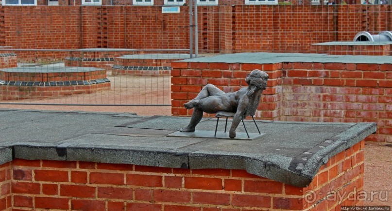 Альбом отзыва "Неуцелевшая. Башня бывшей крупнейшей церкви Висмара"