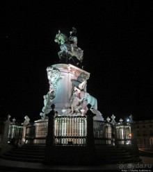 Торговая площадь Лиссабона — ночью и днем, сверху и снизу