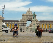 Торговая площадь Лиссабона — ночью и днем, сверху и снизу