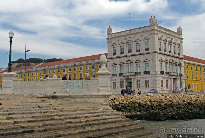 Торговая площадь Лиссабона — ночью и днем, сверху и снизу