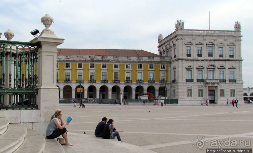 Торговая площадь Лиссабона — ночью и днем, сверху и снизу