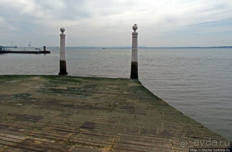 Торговая площадь Лиссабона — ночью и днем, сверху и снизу