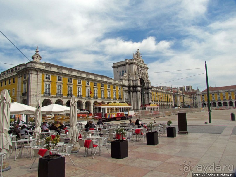 Торговая площадь Лиссабона — ночью и днем, сверху и снизу