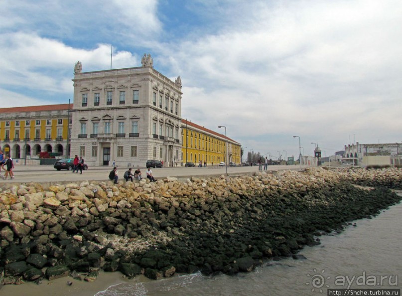 Торговая площадь Лиссабона — ночью и днем, сверху и снизу