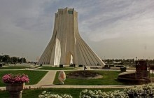 Башня Азади — главный символ современного Тегерана