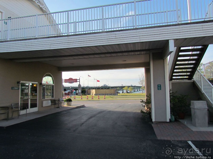 Хороший отель с видом на Мост Макинак