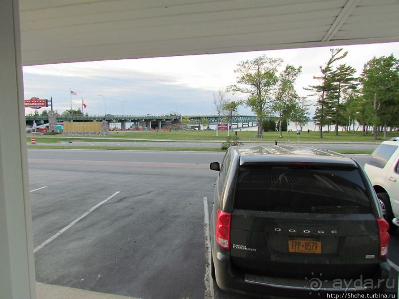 Хороший отель с видом на Мост Макинак