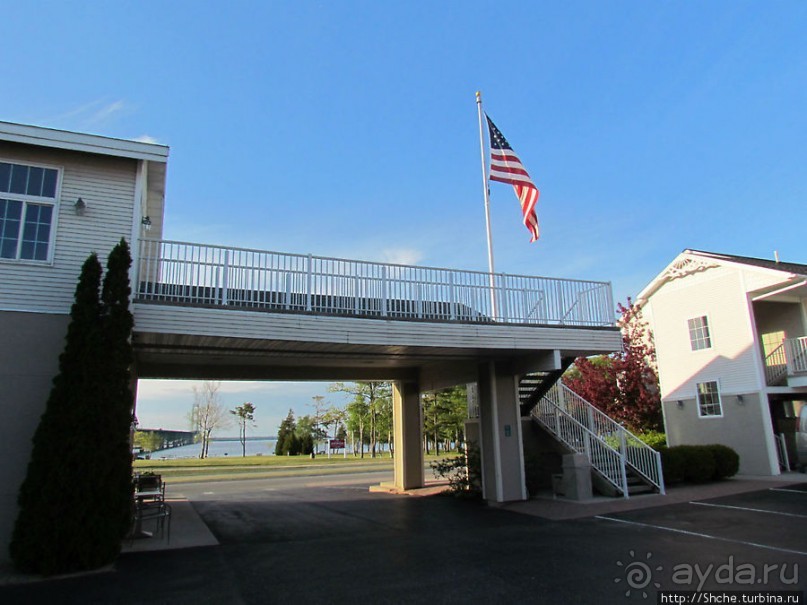 Хороший отель с видом на Мост Макинак