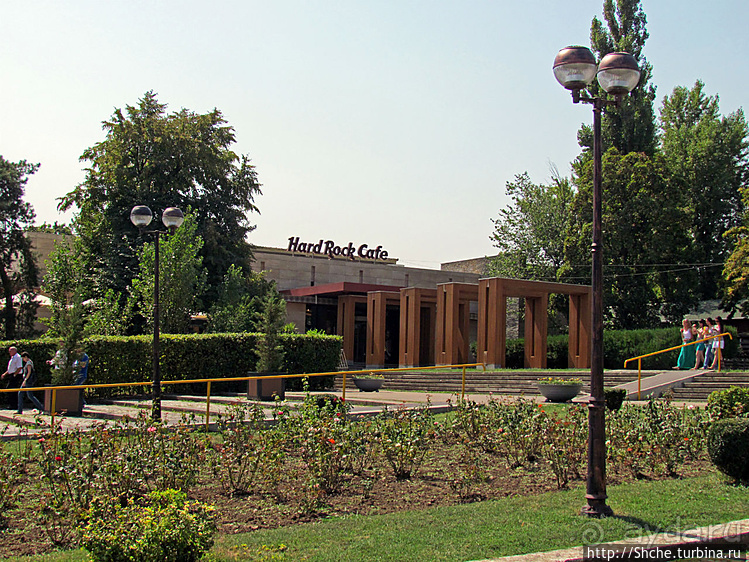 Крупнейший в Европе городской парк Херастрау