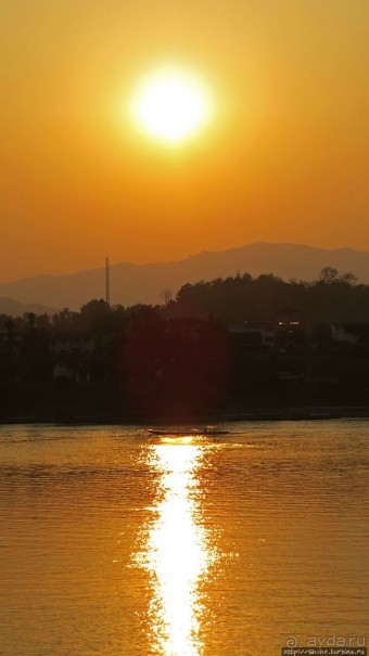 Закат над Меконгом