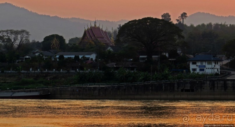 Закат над Меконгом