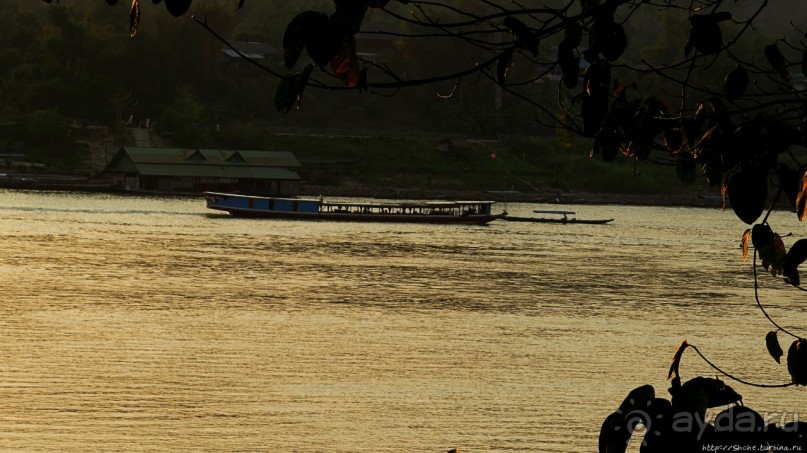 Закат над Меконгом