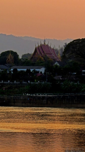 Закат над Меконгом