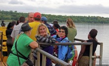 Виктория-Нил: паромная переправа и первые бегемоты