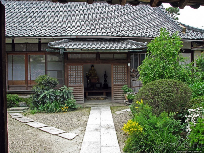 Нара — современный макияж на морщинистом лице старой столицы