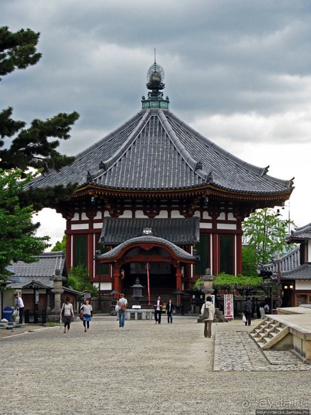 Нара — современный макияж на морщинистом лице старой столицы