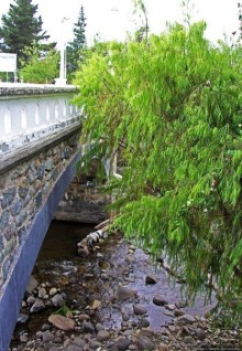 Rio Tomebamba — "городок наш разделяет река"