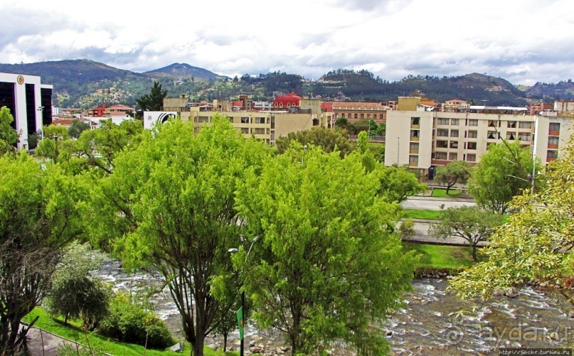 Rio Tomebamba — "городок наш разделяет река"