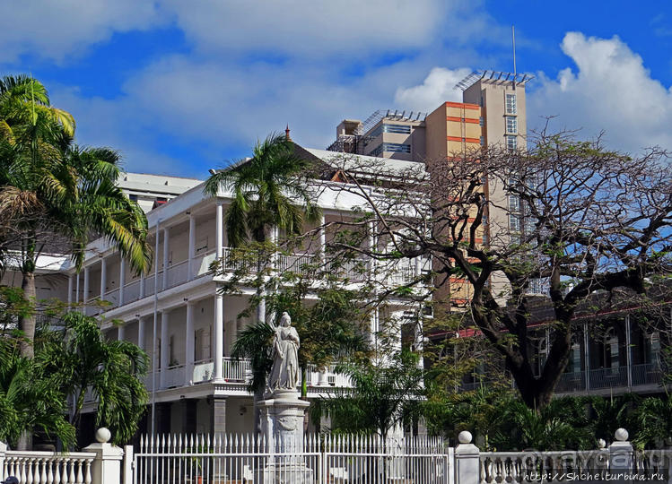 Какая страна — такая и столица. Фото-прогулка по Порт-Луи