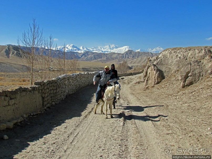 Верхом по Верхнему Мустангу Верхом по Верхнему Мустангу