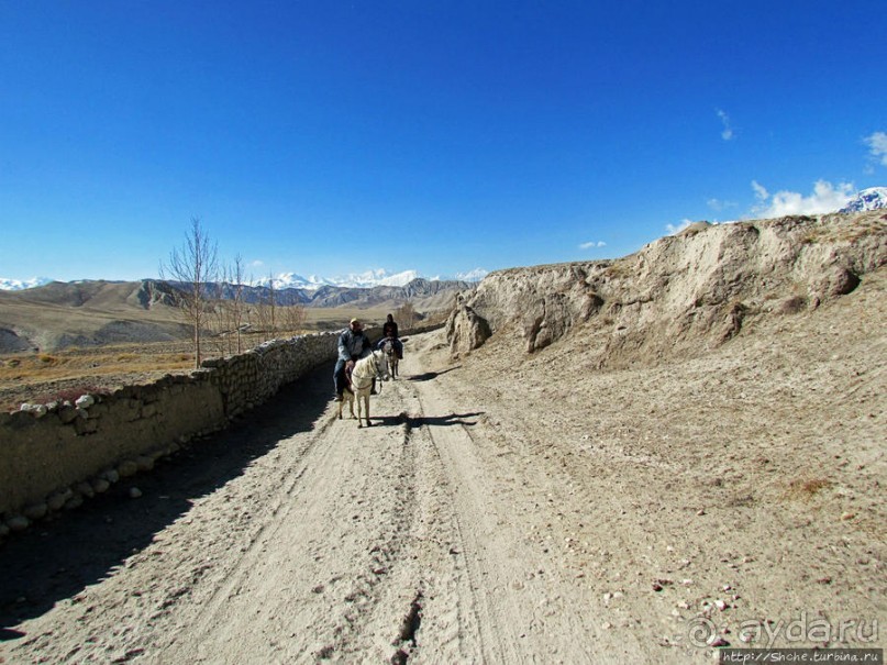 Верхом по Верхнему Мустангу Верхом по Верхнему Мустангу