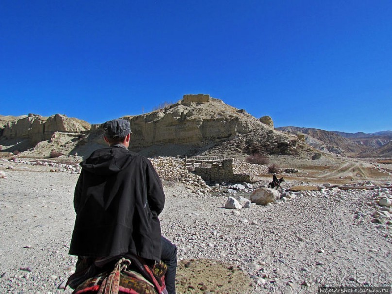 Верхом по Верхнему Мустангу Верхом по Верхнему Мустангу