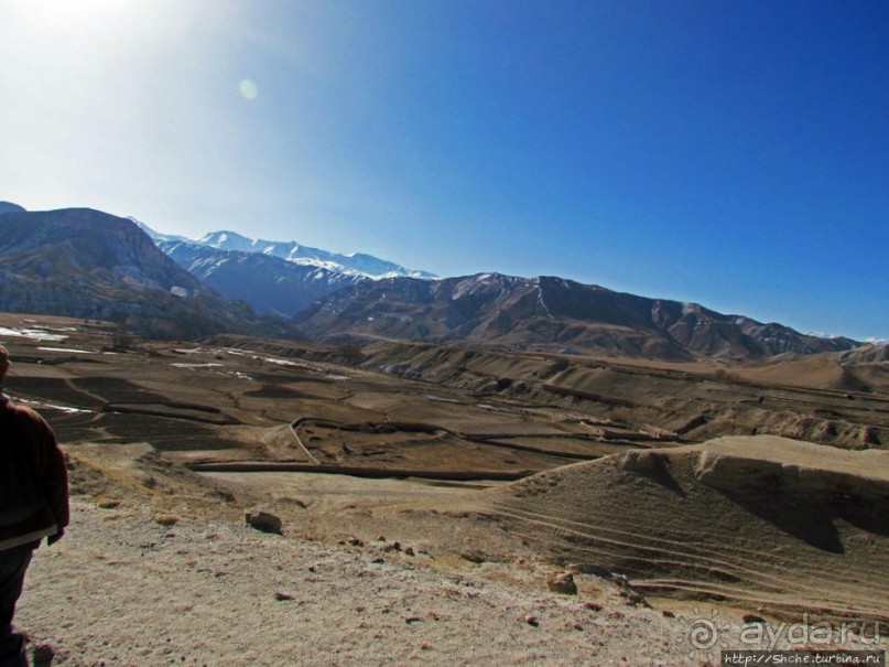 Верхом по Верхнему Мустангу Верхом по Верхнему Мустангу