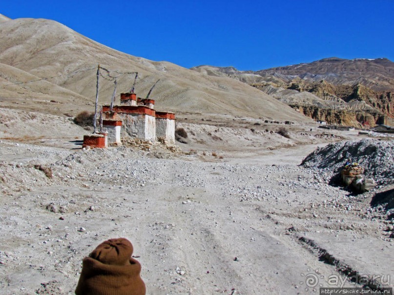 Верхом по Верхнему Мустангу Верхом по Верхнему Мустангу