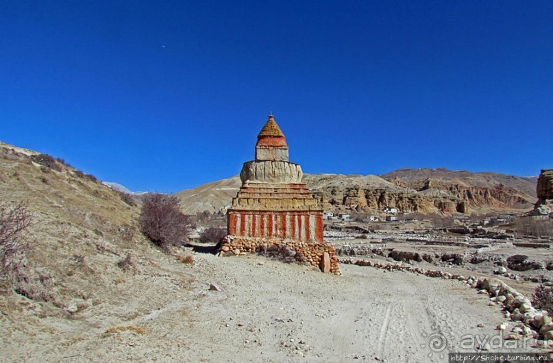 Верхом по Верхнему Мустангу Верхом по Верхнему Мустангу